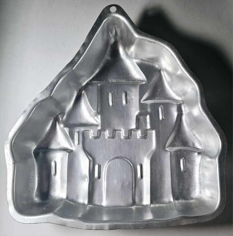 Castle/ Fort Ex Rental Character Cake Tin