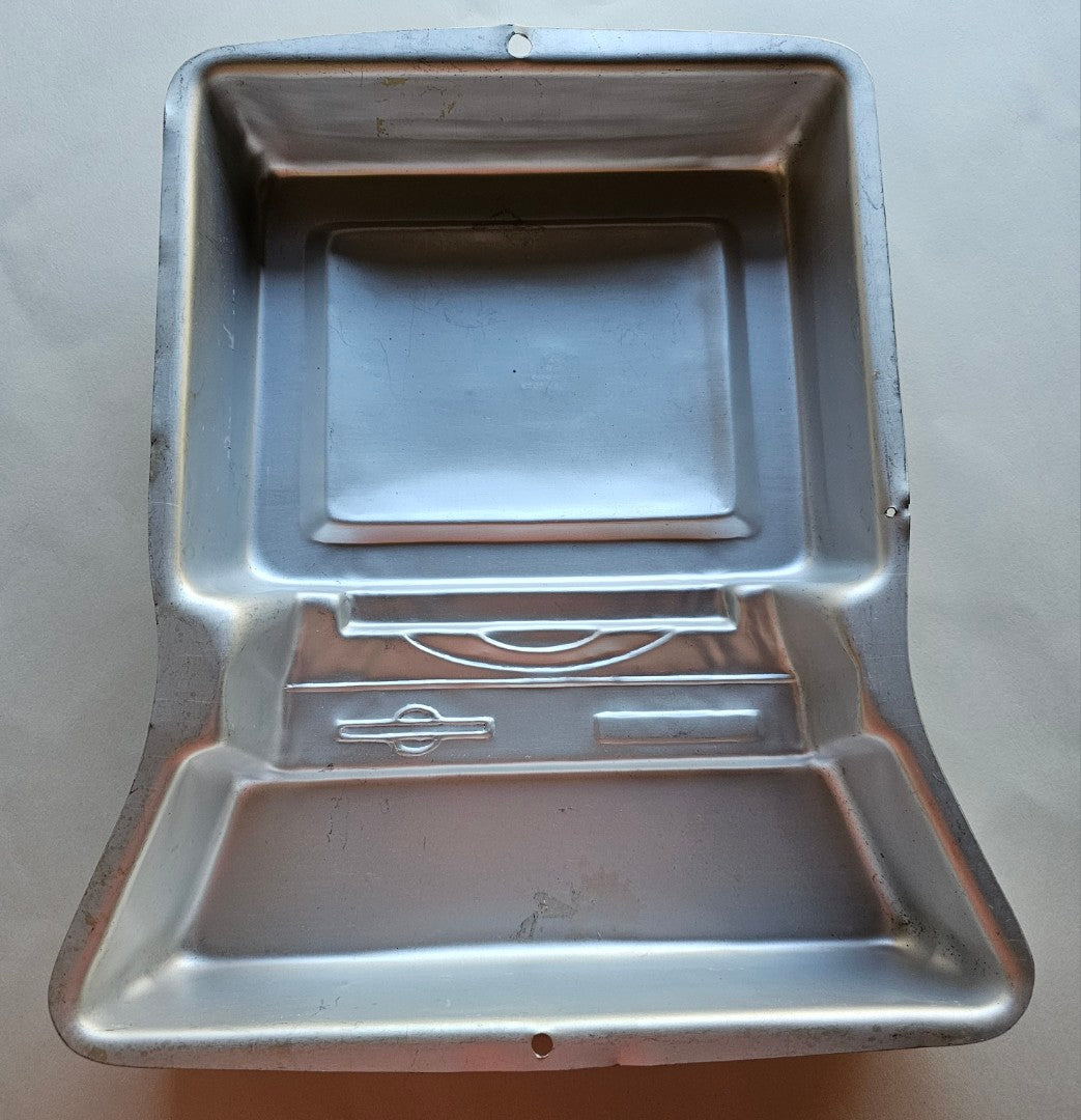 Computer Ex Rental Character Cake Tin