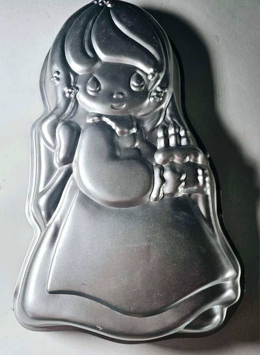 Precious Moments Girl Vintage Ex Rental Character Cake Tin