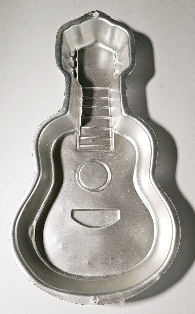 Guitar Ex Rental Character Cake Tin