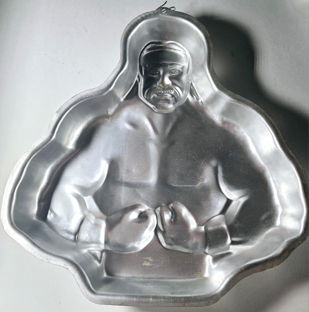 WWF Wrestling Hulk Hogan Vintage Ex Rental Character Cake Tin