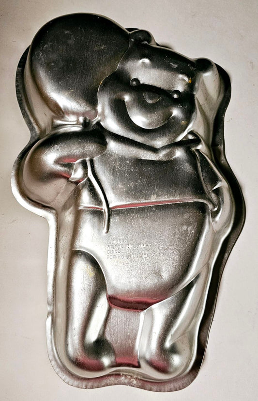 Poo Bear & Balloon Ex Rental Character Cake Tin