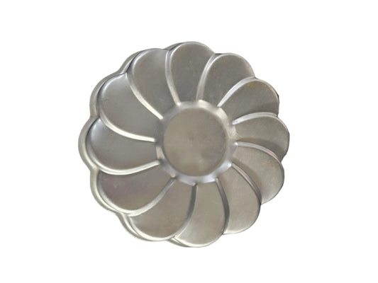 Viennese Swirl Flower Vintage Ex Rental Character Cake Tin